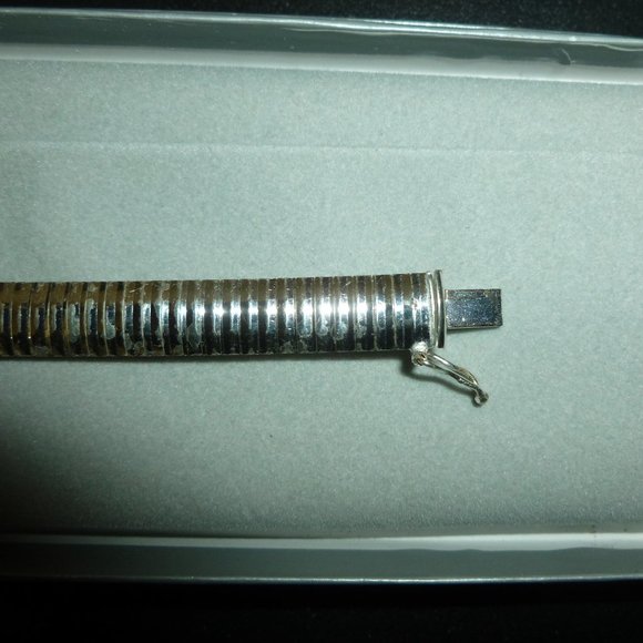 NIB Sterling Silver Flexible Bangle Bracelet Italy - Picture 6 of 6